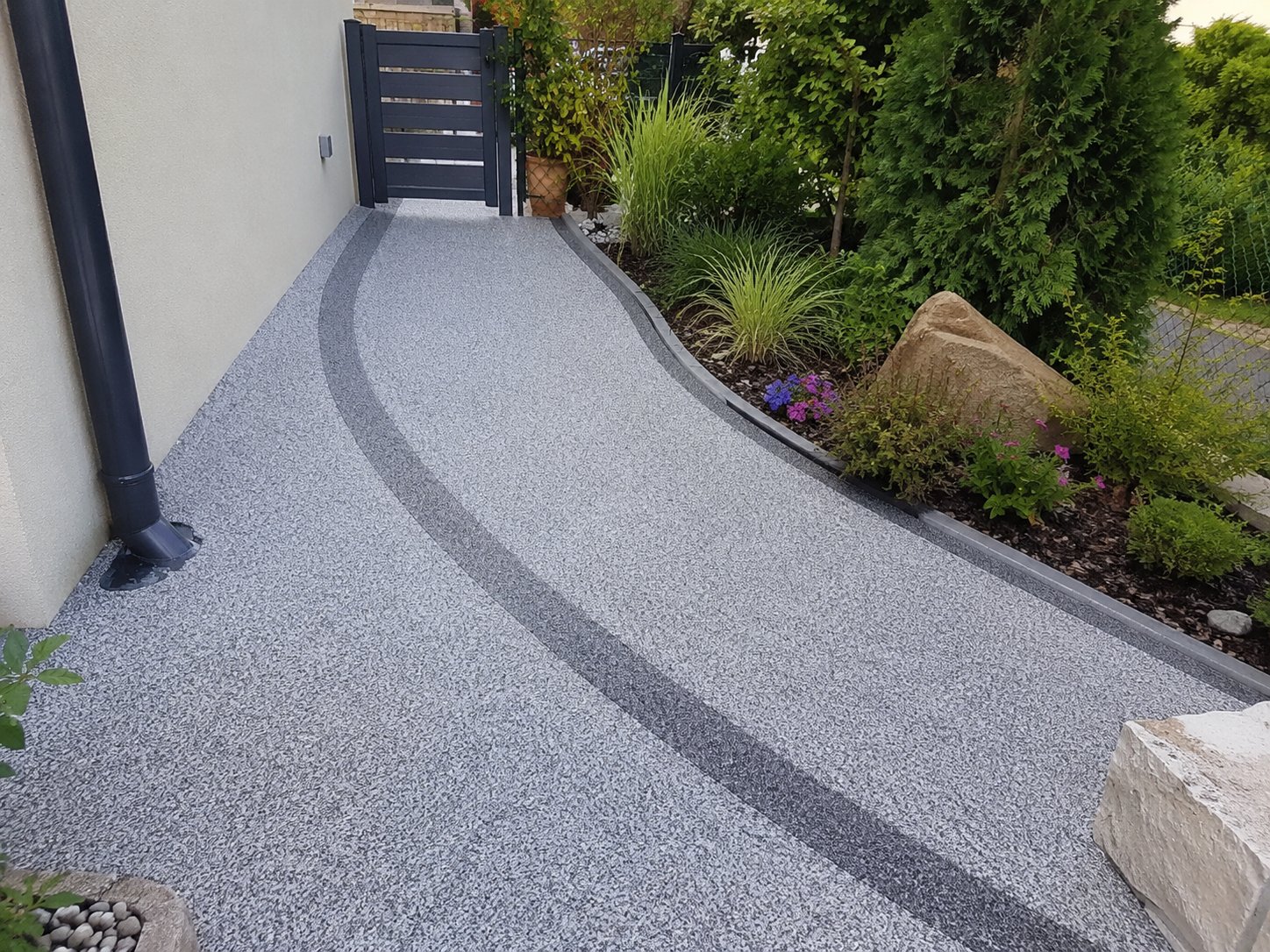 Allée extérieure moquette de pierre